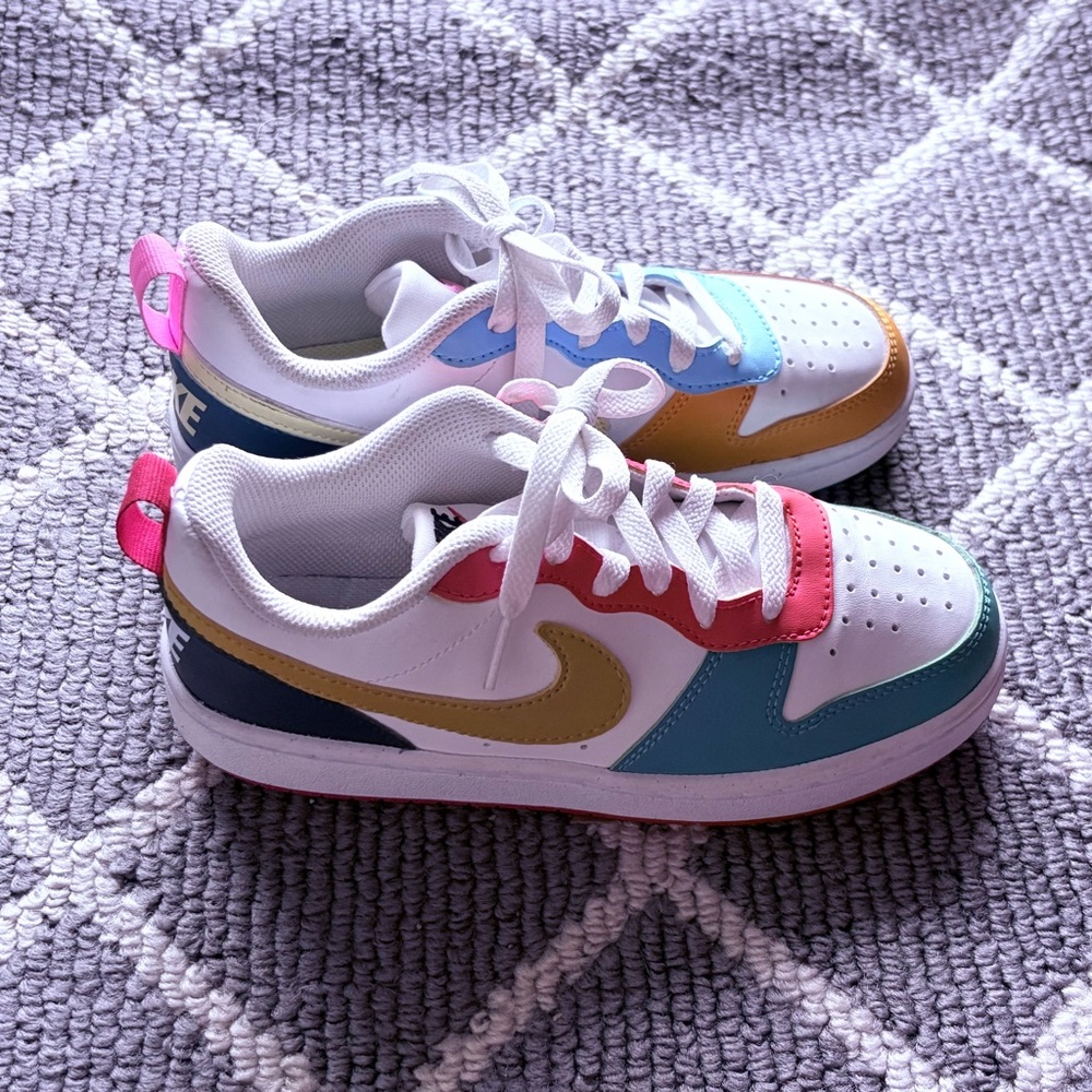 Girls Nike Multi Color Court Borough Sneakers Size 3.5Y